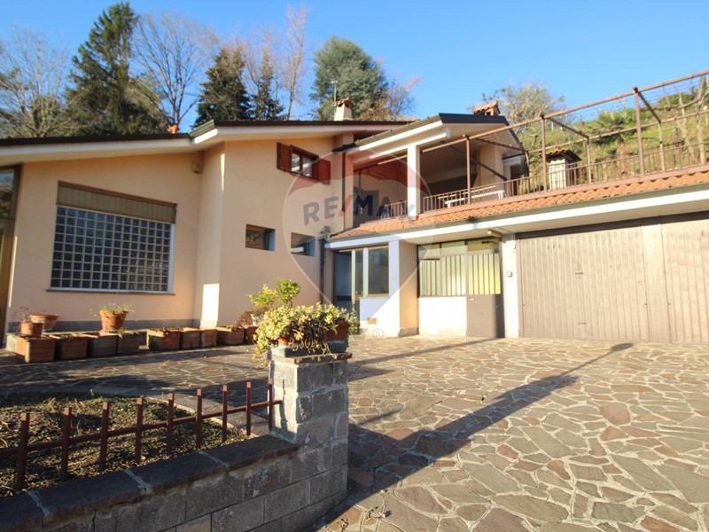 Villa in Vendita a Villa d'Adda, 687'000&euro;, 765 m²