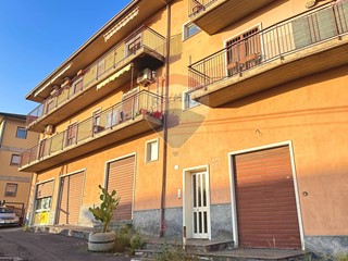 Trilocale in Vendita a Camporotondo Etneo, 115'000&euro;, 88 m²