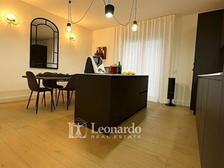 Appartamento in Vendita a Viareggio, 280'000€, 85 m²