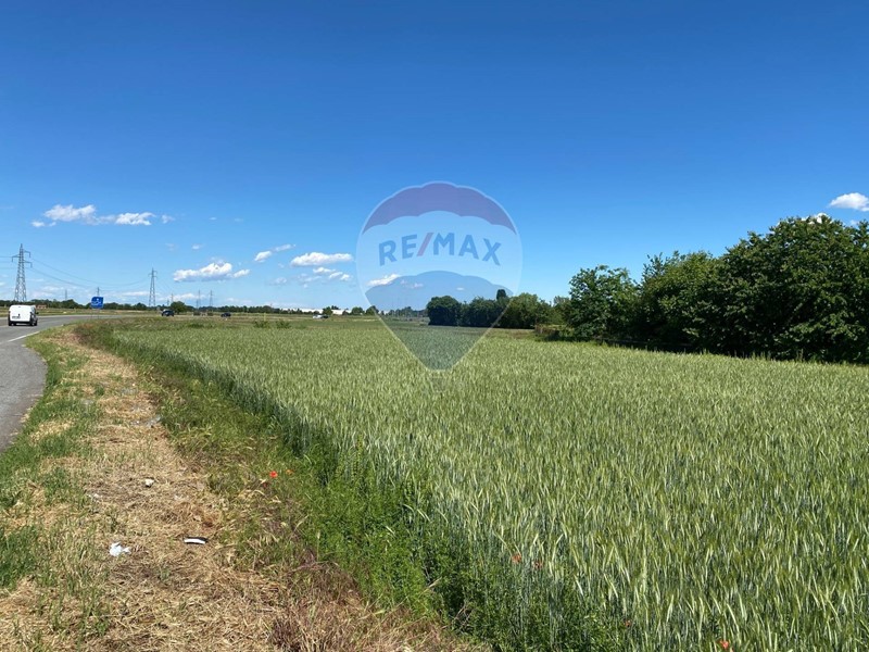 Terreno edificabile in Vendita a Galliate, 126'000&euro;, 2000 m²