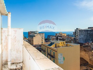 Attico in Vendita a Catania, 105'000&euro;, 91 m²