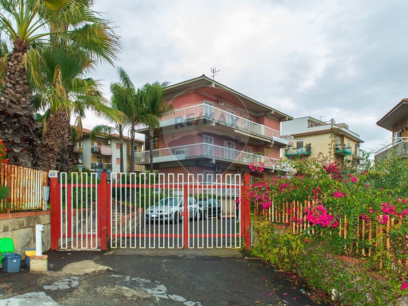 Trilocale in Vendita a Catania, 135'000&euro;, 93 m²