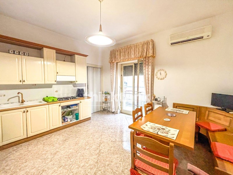 Appartamento in Vendita a Siracusa, 100'000€, 150 m²