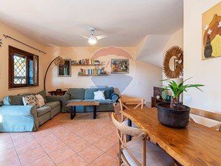 Casa Semi Indipendente in Vendita a Roma, 349'000&euro;, 160 m²