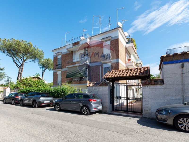 Trilocale in Vendita a Roma, 240'000€, 69 m²