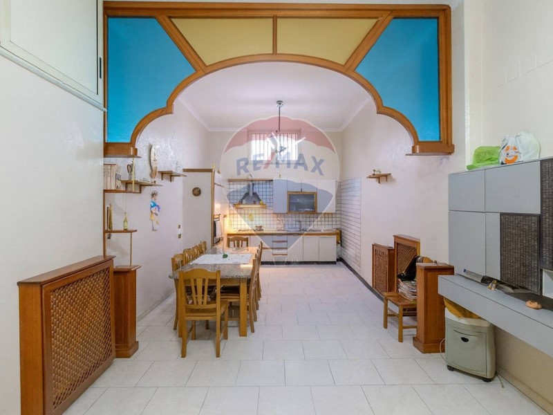 Trilocale in Vendita a Casoria, 75'000&euro;, 110 m²