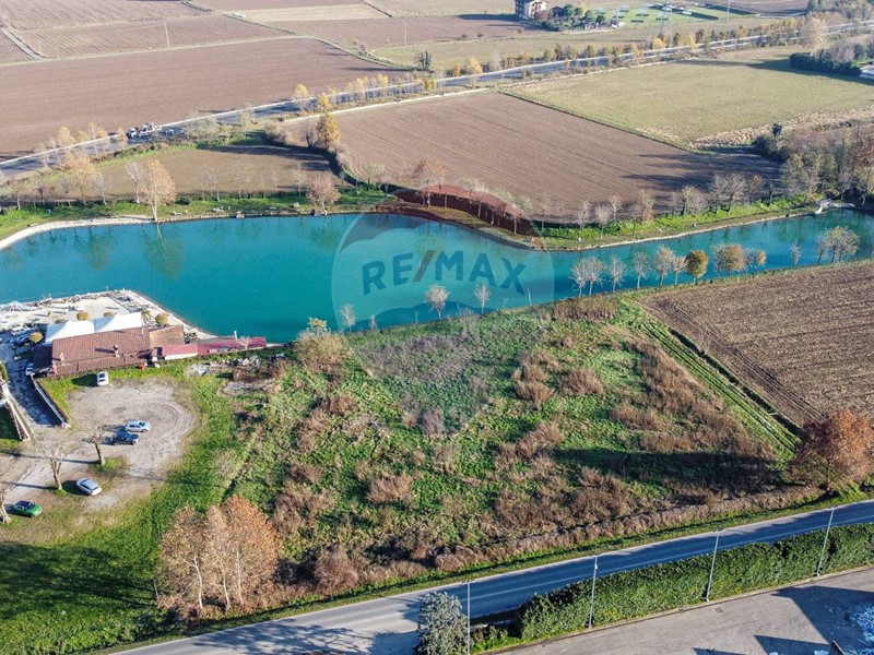 Immobile commerciale in Vendita a Romano di Lombardia, 1'050'000&euro;, 366 m²