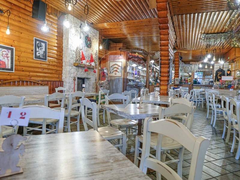 Attività commerciale in Vendita a Romano di Lombardia, 1'050'000&euro;, 366 m²