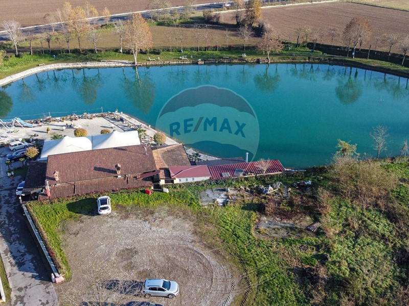 Immobile commerciale in Vendita a Romano di Lombardia, 962'906&euro;, 366 m²