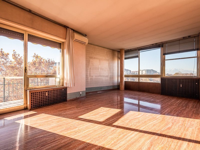 Appartamento in Vendita a Torino, 450'000&euro;, 155 m²
