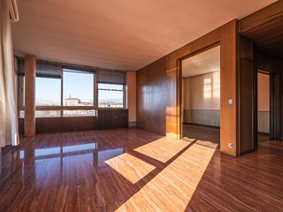 Appartamento in Vendita a Torino, 450'000&euro;, 155 m²