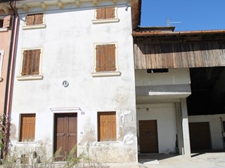 Rustico in Vendita a Lavagno, 180'000&euro;, 270 m²