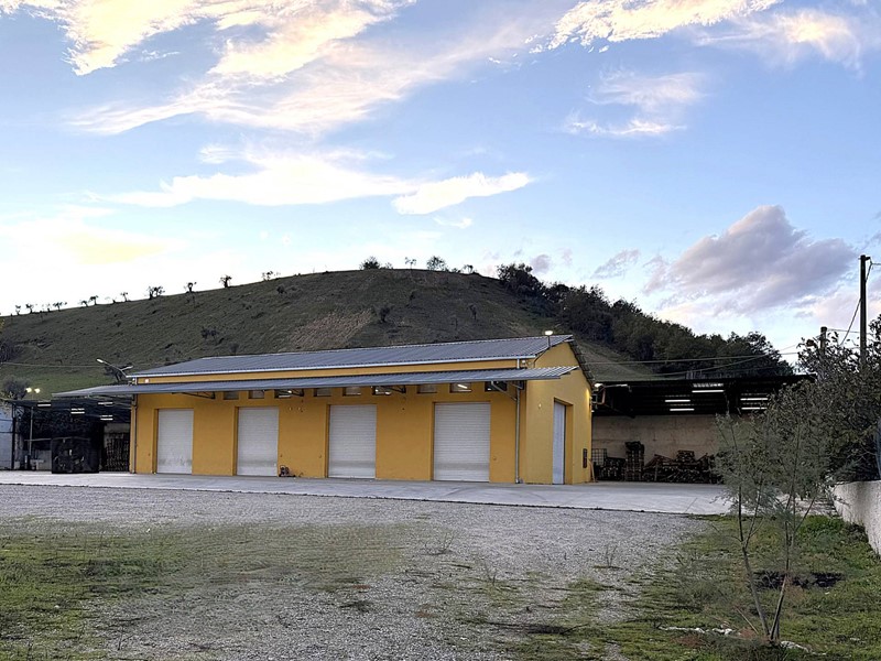 Capannone in Vendita a Mongrassano, 295'000&euro;, 550 m²