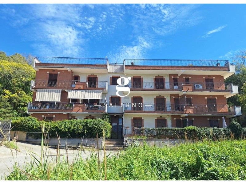 Appartamento in Vendita a Salerno, 850'000&euro;, 265 m², arredato