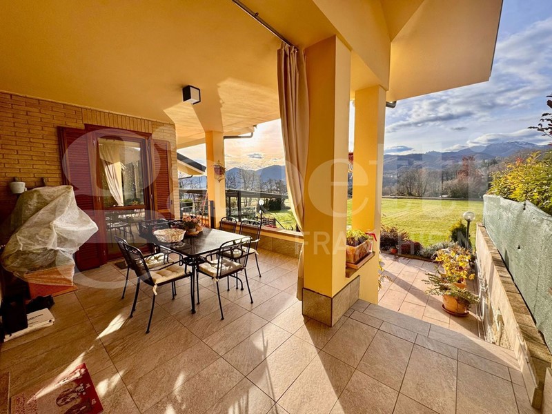 Casa Indipendente in Vendita a Giaveno, 359'000&euro;, 225 m², con Box