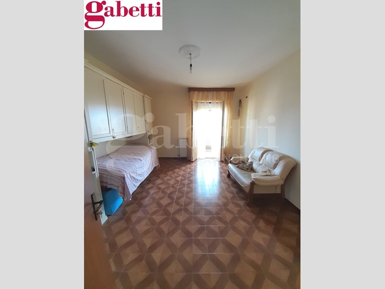 Quadrilocale in Vendita a Poggibonsi, 135'000&euro;, 89 m²