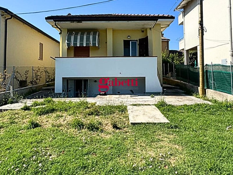 Casa Indipendente in Vendita a Cattolica, 230'000&euro;, 100 m²