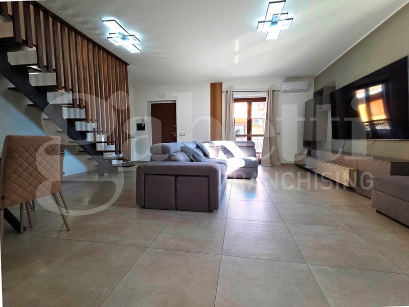 Appartamento in Vendita a Marano Marchesato, 130'000&euro;, 135 m², arredato