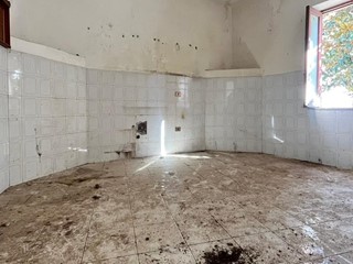 Casa Indipendente in Vendita a Pastorano, 29'000&euro;, 115 m²