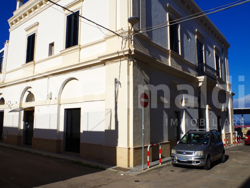 Negozio in Affitto a Gallipoli, 1'300&euro;, 114 m²