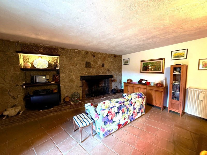 Trilocale in Vendita a Bassano in Teverina, 66'000&euro;, 75 m²