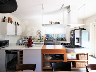 Casale in Vendita a Oleggio, 480'000&euro;, 160 m², con Box