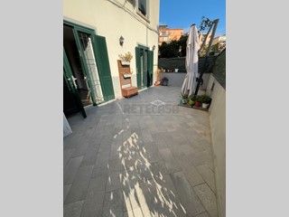 Trilocale in Affitto a Salerno, zona ZONA CARMINE, 780€, 60 m², arredato