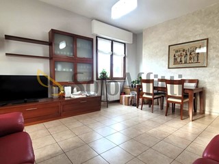 Trilocale in Affitto a Parabiago, 650&euro;, 90 m², con Box