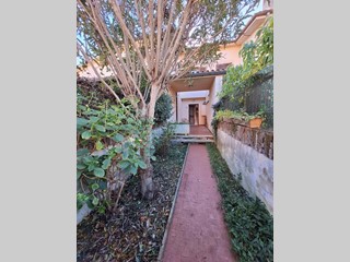 Casa Indipendente in Vendita a Rignano Flaminio, 185'000&euro;, 150 m², con Box