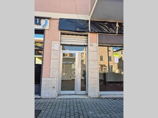 Immobile commerciale in Affitto a Roma, 550&euro;, 32 m²