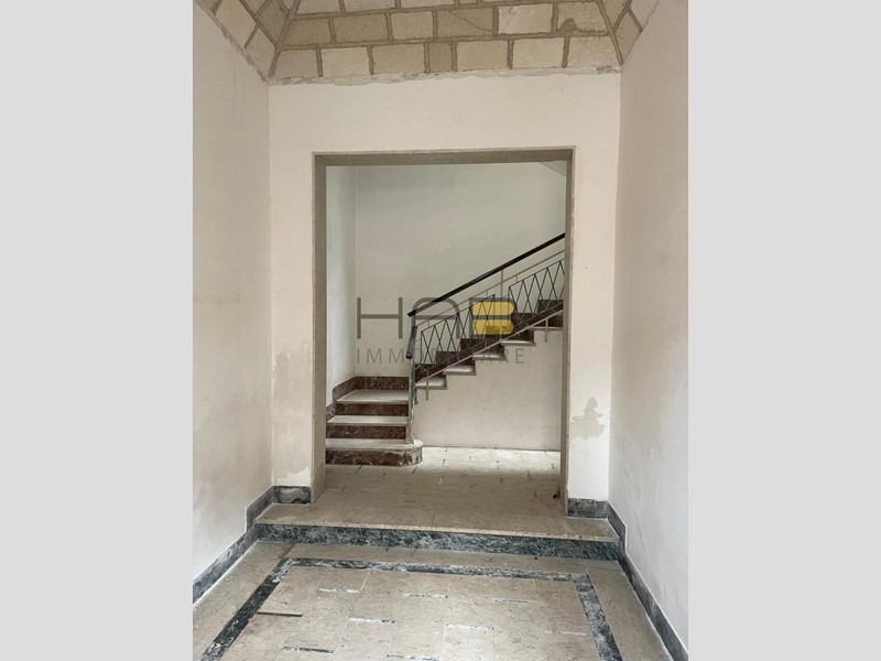 Appartamento in Vendita a Erice, 115'000&euro;, 230 m²