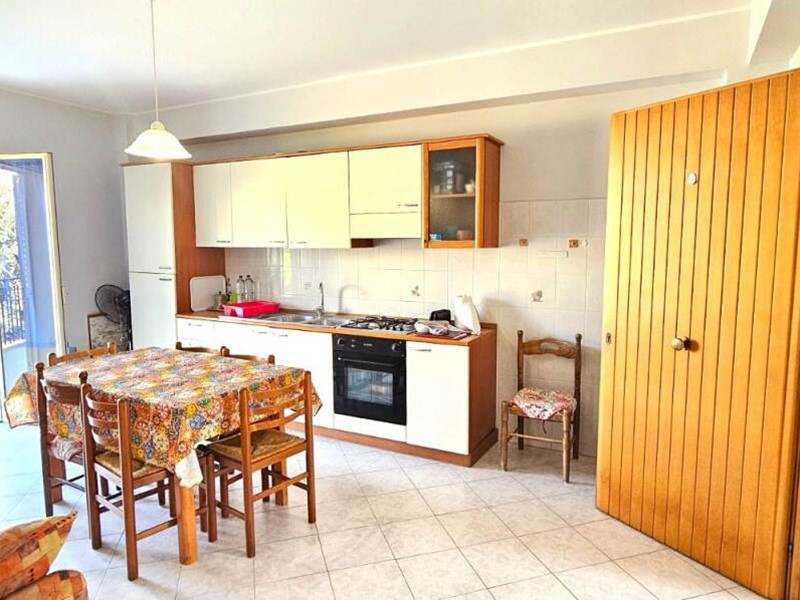 Bilocale in Vendita a Calatabiano, 75'000€, 71 m², arredato