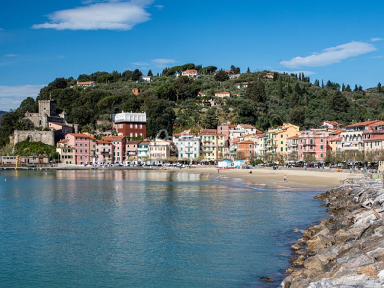 Attività commerciale in Vendita a Lerici, 80'000&euro;, 50 m²