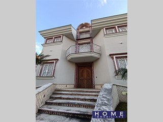 Villa in Vendita a Frignano, 350'000&euro;, 280 m²