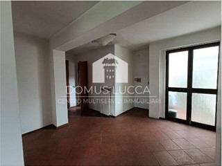 Ufficio in Vendita a Lucca, zona Sant'Anna, 75'000€, 60 m²