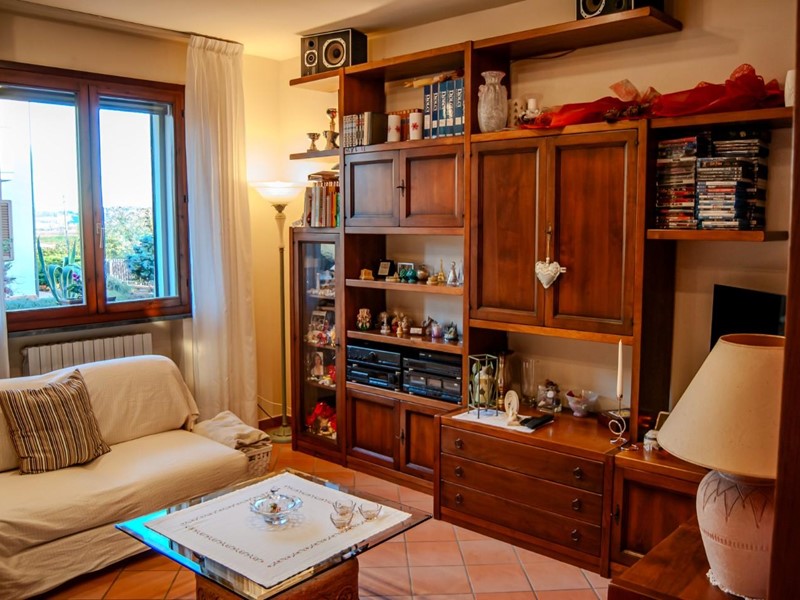 Villetta a schiera in Vendita a Fucecchio, zona Torre, 290'000&euro;, 111 m², con Box