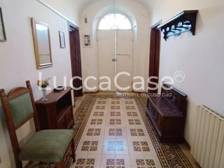 Villa in Vendita a Massarosa, 435'000&euro;, 435 m²