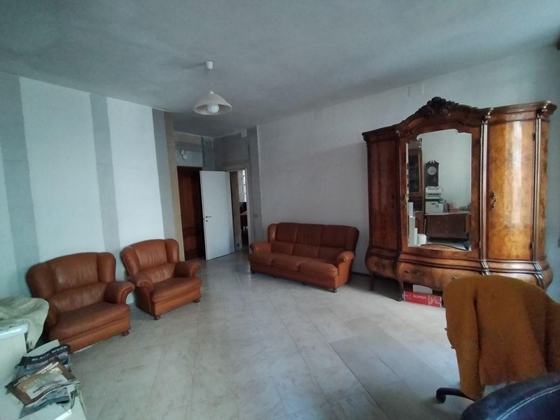 Appartamento in Vendita a Massa, 180'000€, 125 m²
