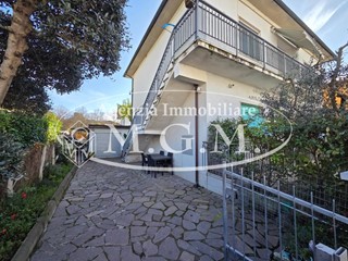 Quadrilocale in Vendita a Fucecchio, zona Ponte a Cappiano, 155'000&euro;, 100 m², con Box