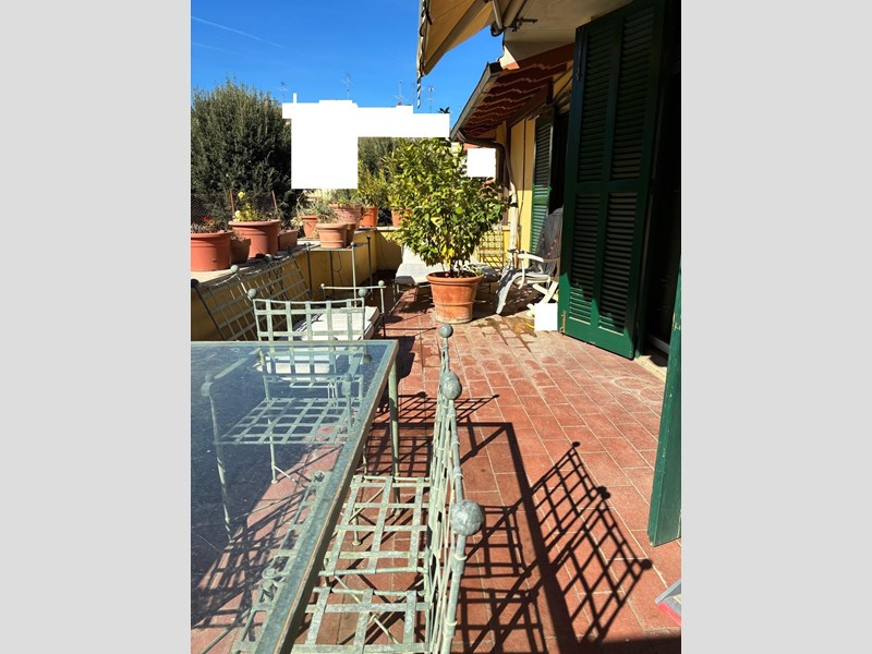 Attico in Vendita a Poggibonsi, 435'000&euro;, 180 m², con Box