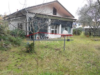 Casa Indipendente in Vendita a Massa, zona Marina di Massa, 350'000&euro;, 130 m², arredato