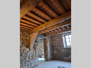 Casale in Vendita a Colle di Val D'Elsa, 180'000&euro;, 148 m²