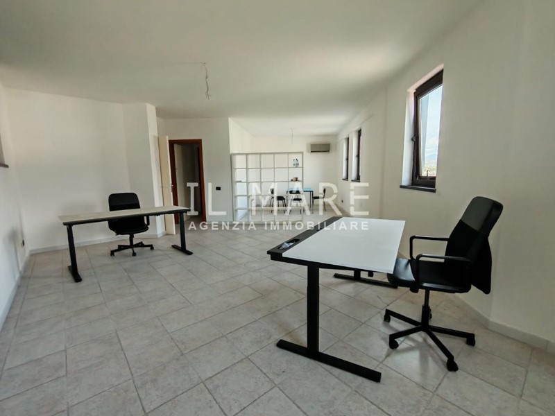 Ufficio in Vendita a Massa, 135'000&euro;, 70 m²