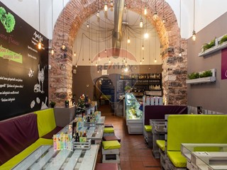 Immobile commerciale in Vendita a Catania, 69'000&euro;, 150 m²