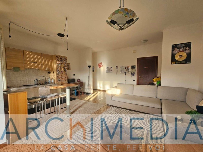 Trilocale in Vendita a Vedano Olona, 79'000&euro;, 88 m²