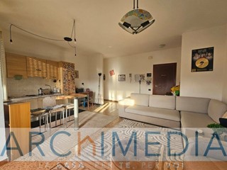 Trilocale in Vendita a Vedano Olona, 79'000&euro;, 88 m²