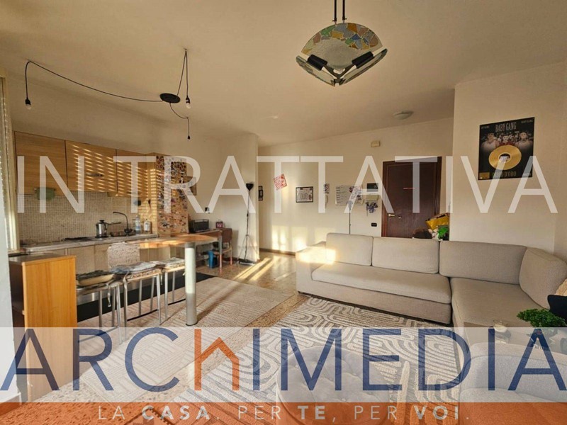 Trilocale in Vendita a Vedano Olona, 79'000&euro;, 88 m²