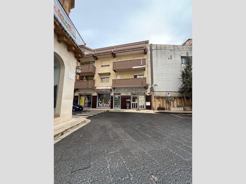 Appartamento in Vendita a Castelvetrano, 86'000&euro;, 135 m²