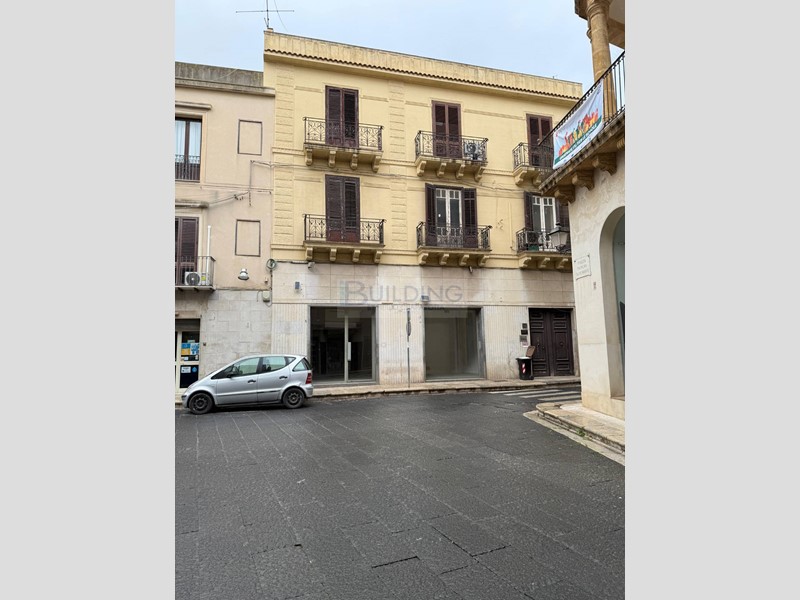 Immobile commerciale in Vendita a Castelvetrano, 260 m²