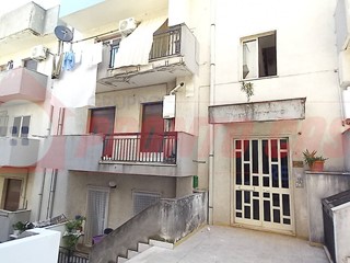 Appartamento in Vendita a Ischitella, 66'000&euro;, 93 m²